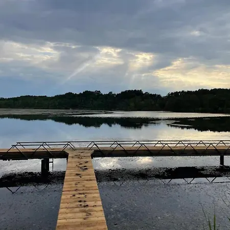 In By Two Lakes, Cleaning Included Holiday home